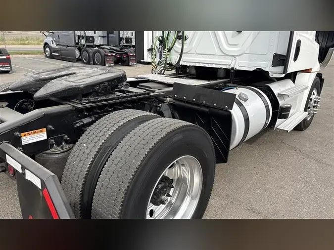 2023 FREIGHTLINER CA126