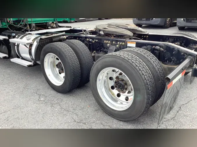 2020 Freightliner Cascadia 126