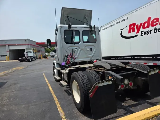 2018 FREIGHTLINER CASCADIA 113