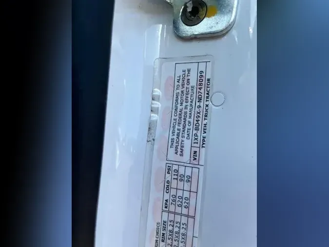 2022 Peterbilt 57966ab73dcbc9703ec48b369ae350ee90b