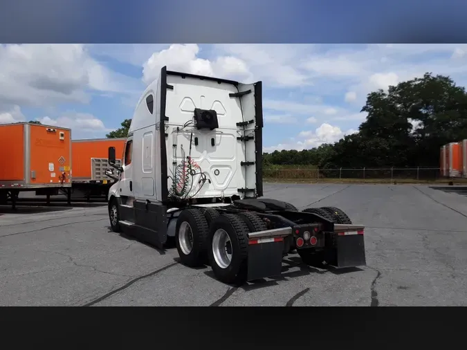 2023 Freightliner Cascadia 126
