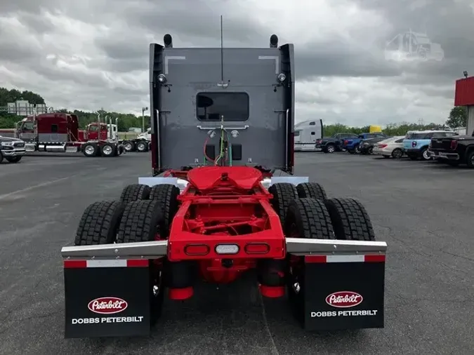 2027 PETERBILT 589