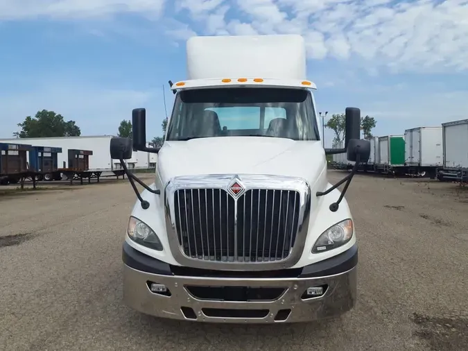 2019 NAVISTAR INTERNATIONAL RH613 DAYCAB S/A