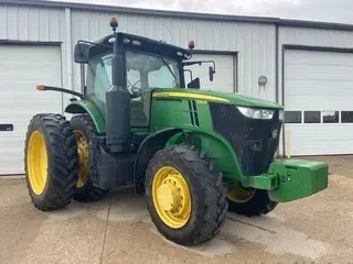 2014 John Deere 7210R
