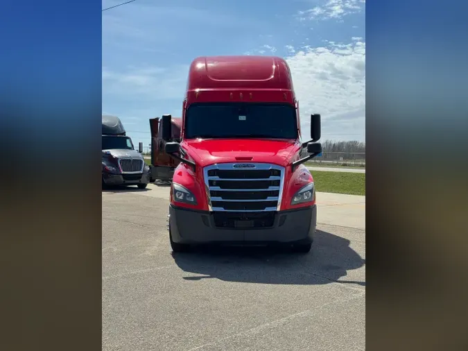2023 FREIGHTLINER Cascadia 126