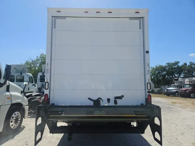 2016 FREIGHTLINER/MERCEDES M2 106