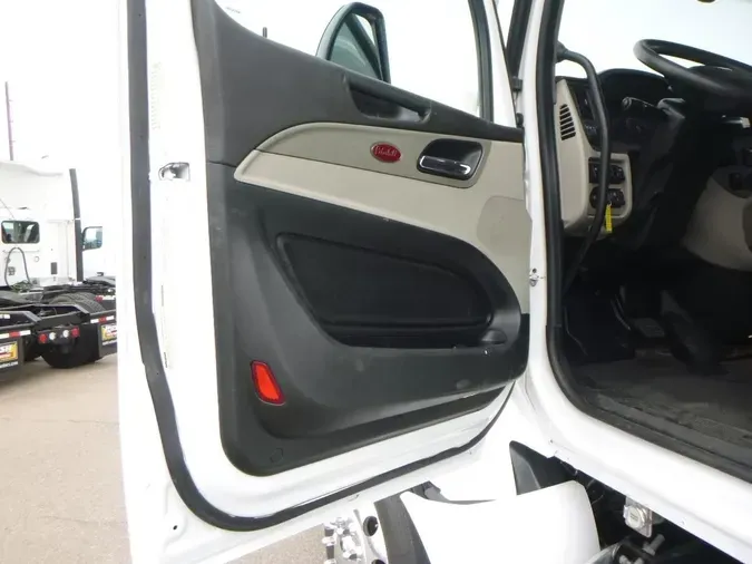 2023 Peterbilt 579