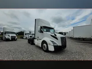 2019 Volvo VNL300