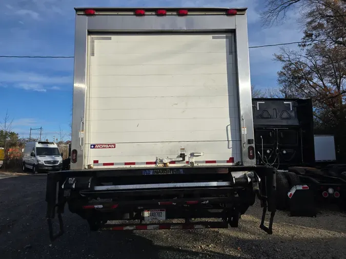 2017 FREIGHTLINER/MERCEDES M2 106