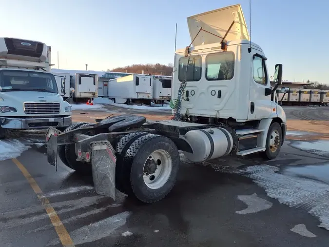 2018 FREIGHTLINER/MERCEDES CASCADIA 113