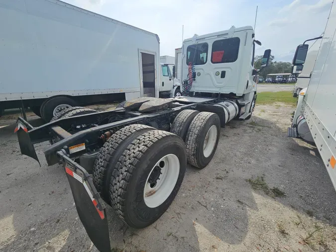 2014 FREIGHTLINER/MERCEDES CASCADIA 125