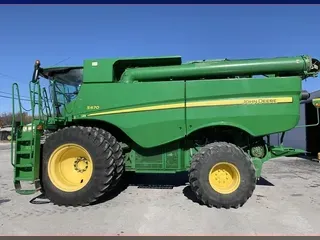 2013 John Deere S670