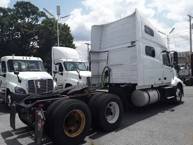 2019 VOLVO VNL64T-760