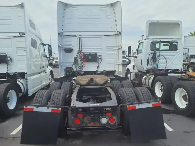 2020 VOLVO VNL64T-760