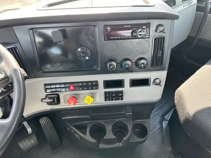 2018 FREIGHTLINER CASCADIA 126