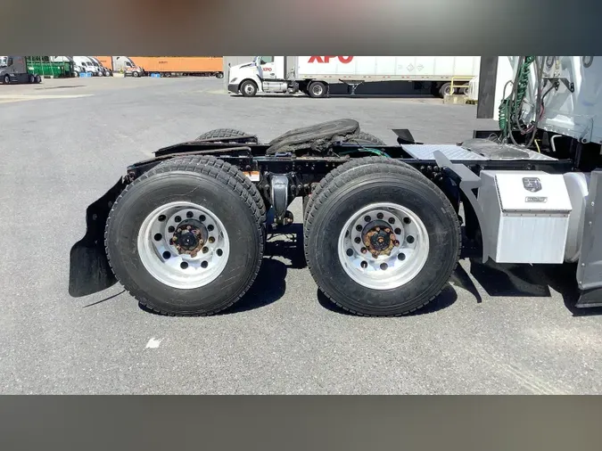 2021 Freightliner Cascadia 126