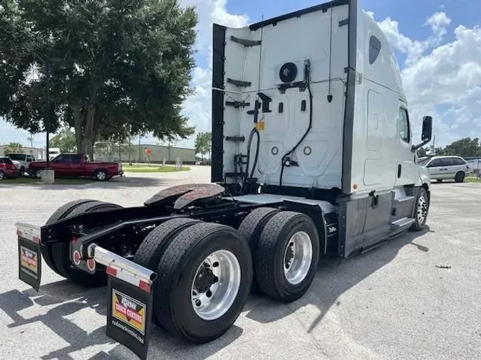 2020 Freightliner Cascadia