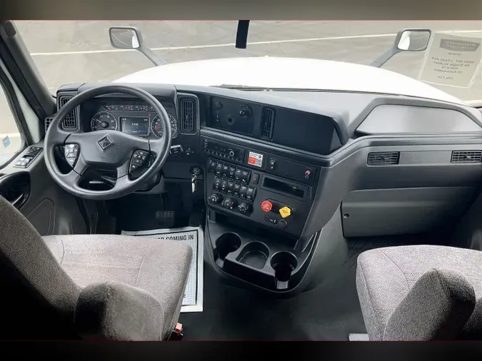 2022 INT LT625 6x4