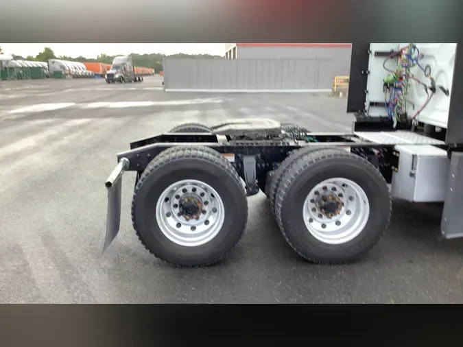 2022 Freightliner Cascadia 126