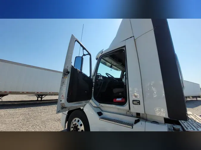 2019 Volvo VNL300