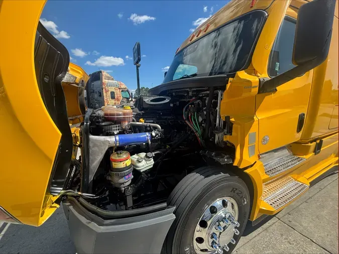 2022 Freightliner Cascadia 12666d168f549e9c6bb920d2e0438e1f7e8