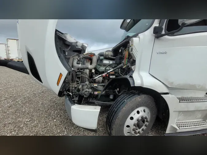 2019 Volvo VNL 740
