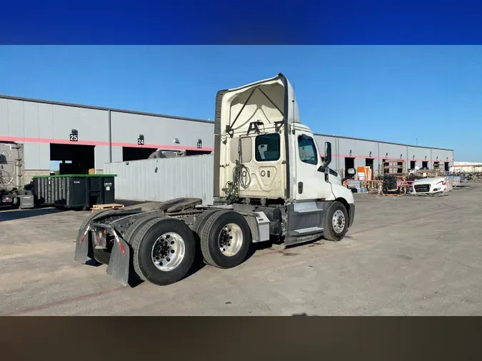 2019 Freightliner Cascadia 126