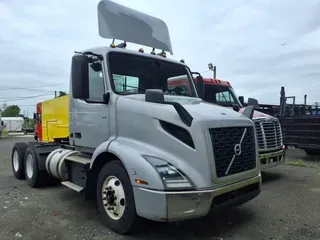 2019 VOLVO VNL