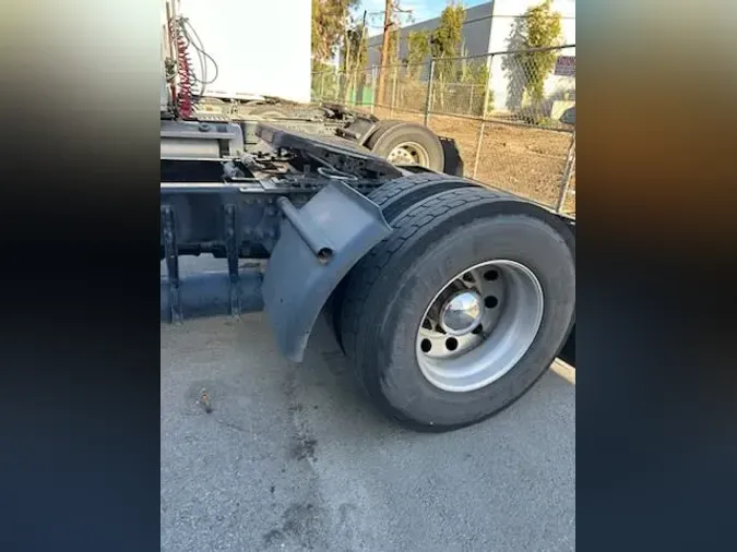 2018 FREIGHTLINER/MERCEDES CASCADIA 113