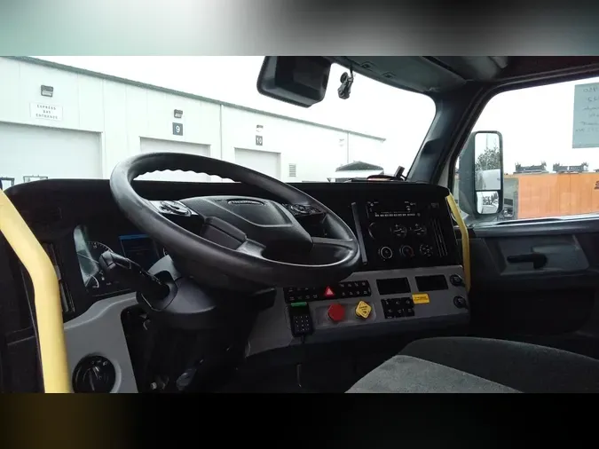 2022 Freightliner Cascadia 126