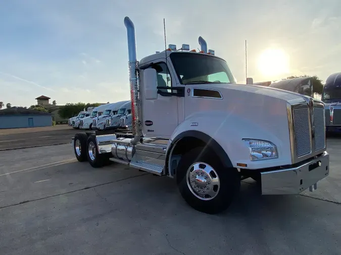 2026 Kenworth T880
