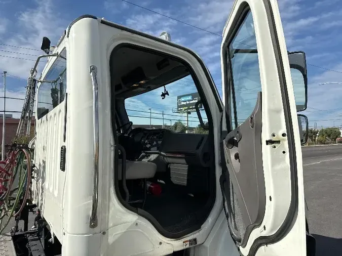 2015 Freightliner M2