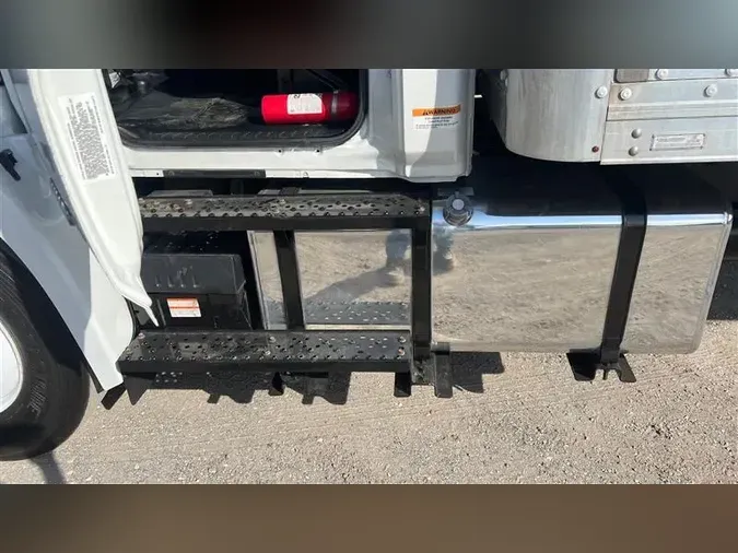 2018 HINO 268