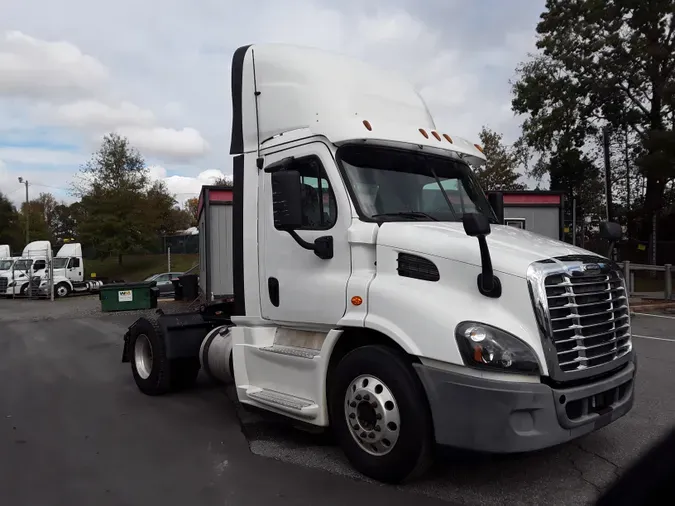 2018 FREIGHTLINER/MERCEDES CASCADIA 113