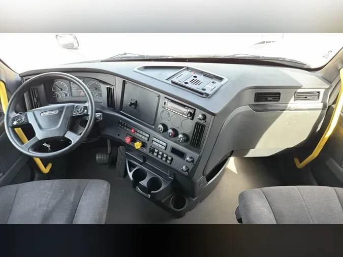 2025 Freightliner Cascadia 126
