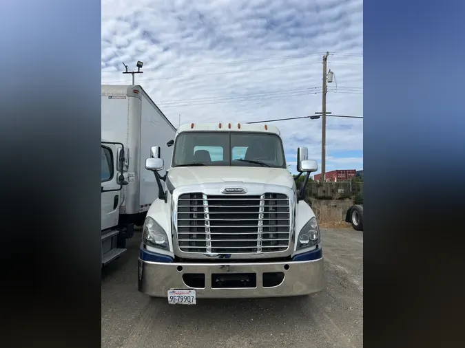 2018 FREIGHTLINER/MERCEDES CASCADIA 125