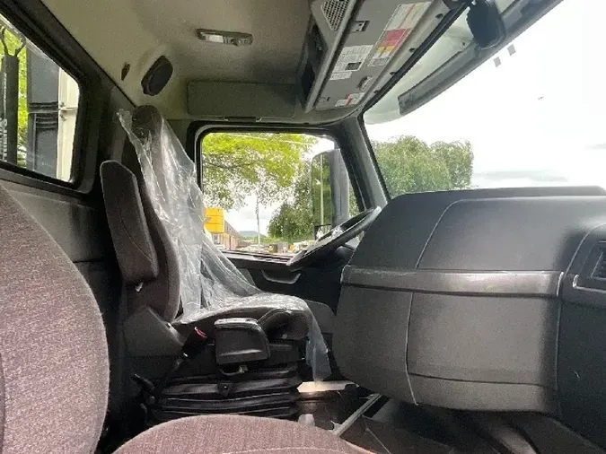 2020 VOLVO VNR64T30066f039e2aeaa2bc11330bda259d3f041