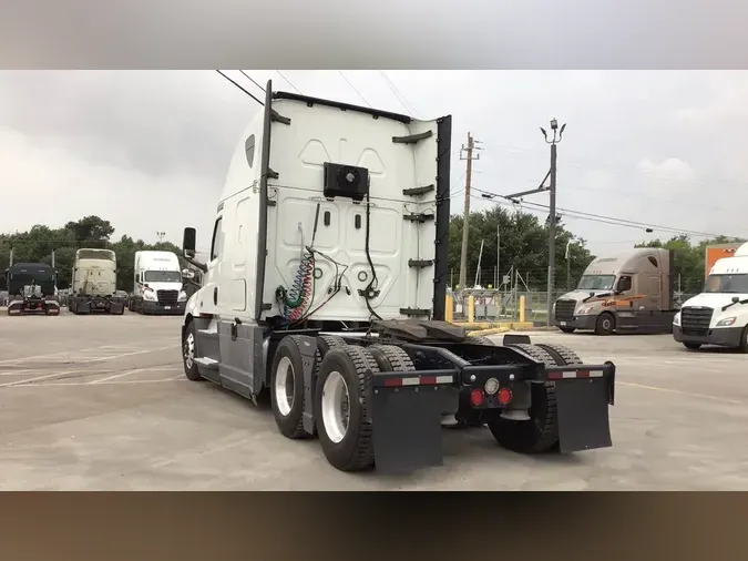 2020 Freightliner Cascadia