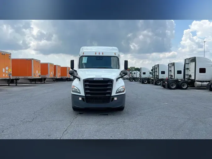 2021 Freightliner Cascadia 126