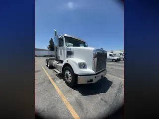 2018 FREIGHTLINER CORONADO 122