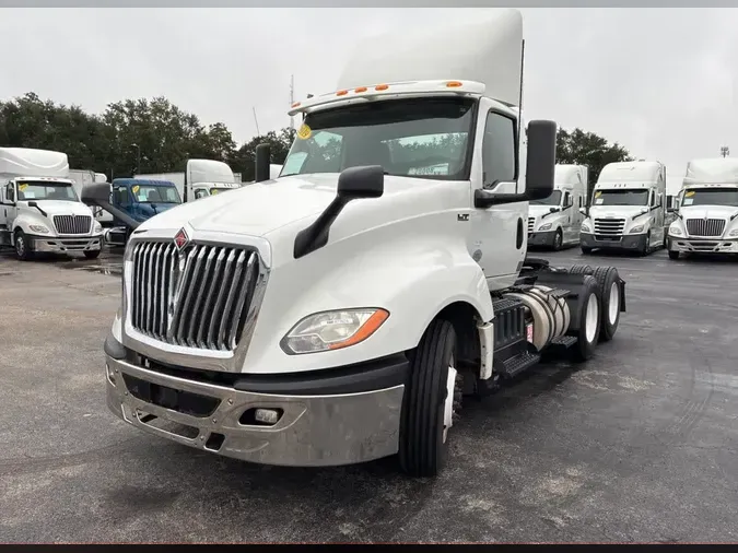 2019 NAVISTAR INTERNATIONAL LT625 DAYCAB T/A