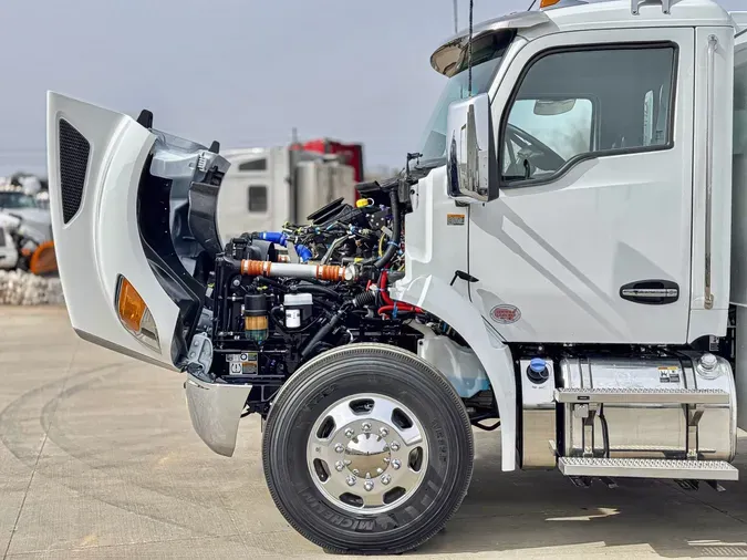 2025 KENWORTH T380