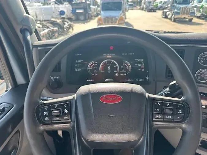 2022 Peterbilt 567