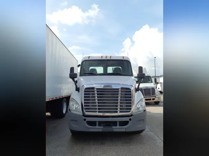 2016 FREIGHTLINER/MERCEDES CASCADIA 113