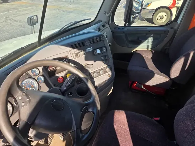 2019 FREIGHTLINER/MERCEDES CASCADIA 125