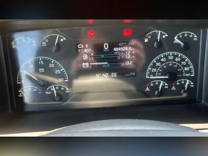 2021 VOLVO VNL760