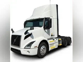 2023 Volvo VNR64T300