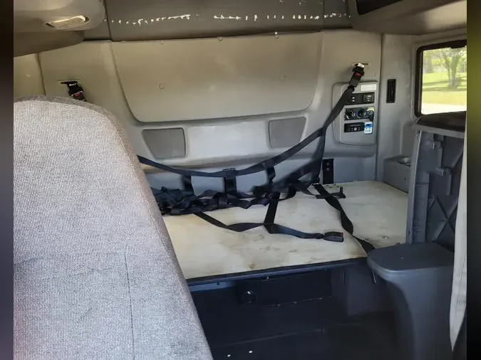 2020 NAVISTAR INTERNATIONAL LT625 SLPR CAB