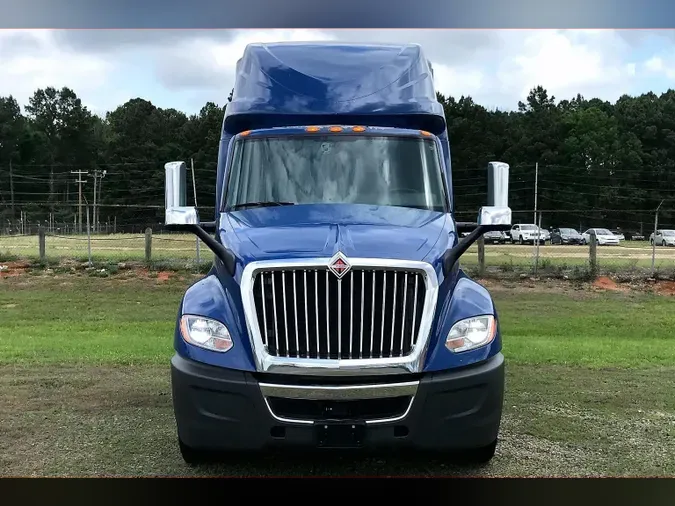 2022 INT LT625 6x4