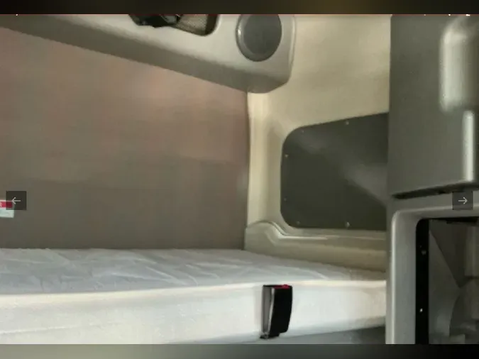 2025 VOLVO VNL64T8606711358c2e75e0a2b6d4f5d474dfb831